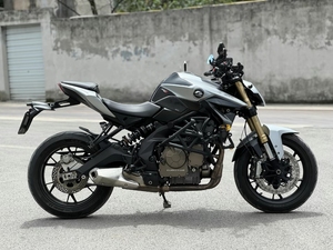 <span class=keywords><strong>Moto</strong></span> de rue haute performance QJMotor SRK600 600cc, refroidie par eau, adaptée aux pilotes expérimentés, parfaite pour la conduite en ville - Product Image 2