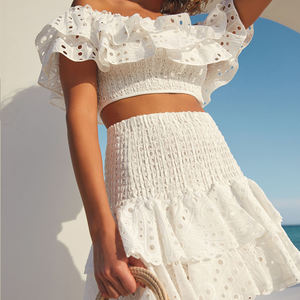 Ensemble robe courte à épaules dénudées et robe moulante plissée en coton personnalisée avec volants, design OEM - Product Image 3