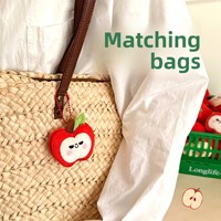 Porte-clés lumineux en peluche mignon en forme de fruit, pendentif souple pour sac à dos, pour filles, vente en gros, personnalisable OEM
