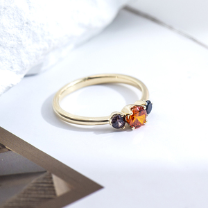Anillo de Oro 9K con Tres Piedras de Zafiro de Laboratorio en Forma Redonda, Joyería Messi MSR-1641 - Product Image 3