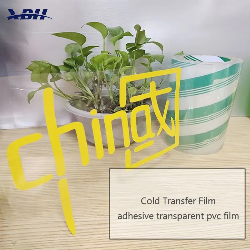 Rouleau de papier imperméable PET adhésif personnalisé Film de transfert amovible transparent auto-adhésif pour l'impression de vêtements