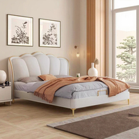 Lit King-Size/Queen en Gros avec Revêtement en Cuir Souple, Style Crème, Meuble de Chambre à Coucher, Cadre en Bois Massif, Design Simple