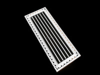 Grille invisible pour bouche d'aération linéaire encastrée, convient aux plafonds intérieurs.