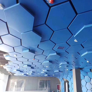 Láminas <span class=keywords><strong>de</strong></span> aluminio perforadas poligonales para decoración <span class=keywords><strong>de</strong></span> cafeterías, paneles <span class=keywords><strong>de</strong></span> techo <span class=keywords><strong>de</strong></span> aluminio poroso personalizados. - Product Image 6