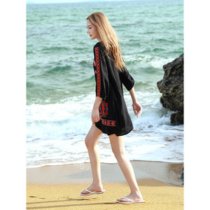 Váy cotton thêu cổ V màu đỏ, phong cách vintage, chống tĩnh điện, mùa thu mới, kiểu dân tộc, giảm tuổi tác, ngắn, mini, rộng rãi - Product Image 3