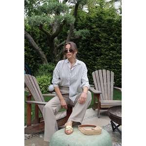 Camisa de Botones a Rayas Verdes para Mujer, Blusa Informal de Popelina, Estilo Sencillo para Uso Diario - Product Image 2