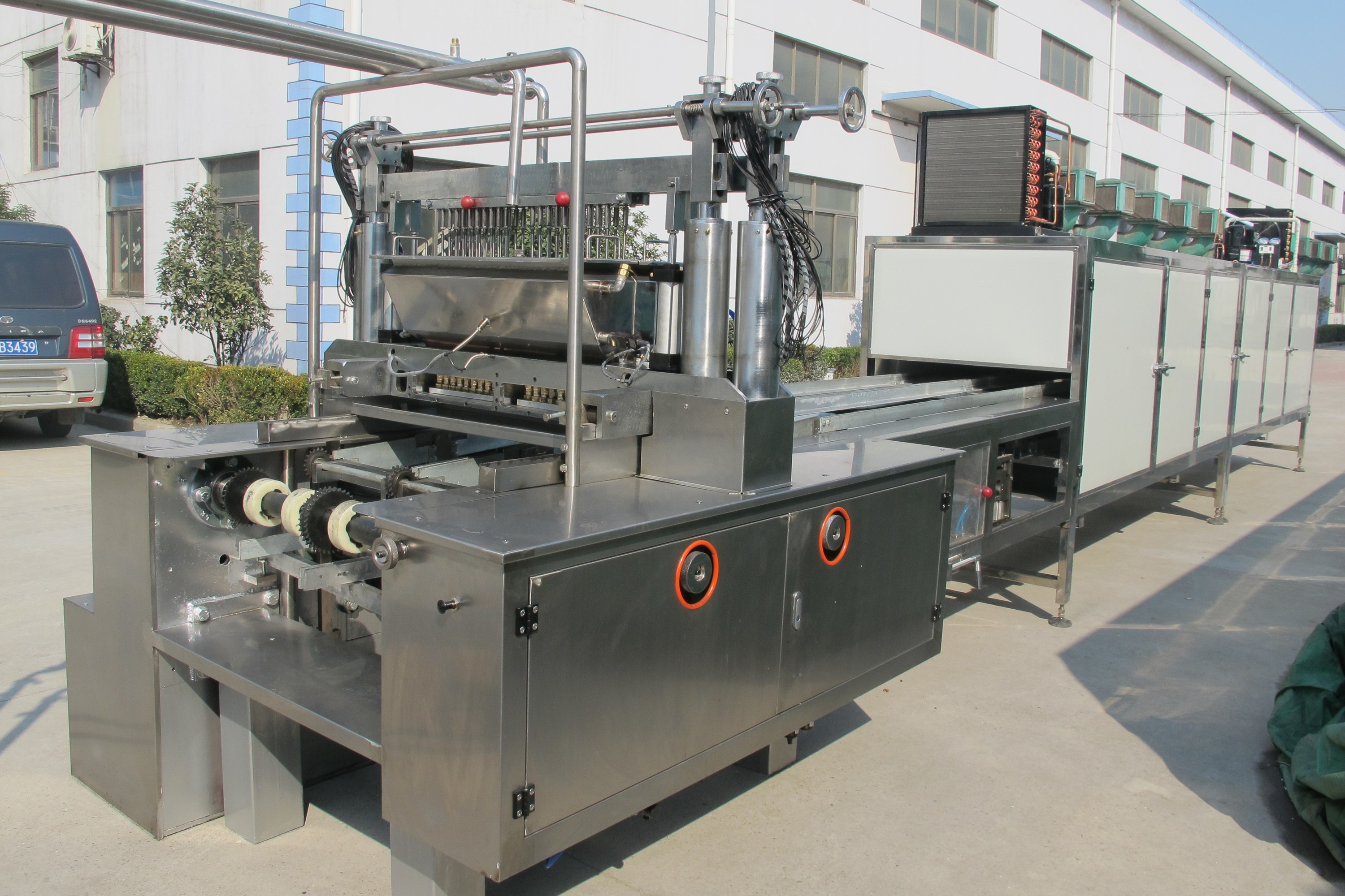 Chine Servo Moteur de Dépôt De Bonbons Durs Ligne de Production Avec 300Kg Par Heure
