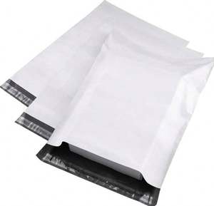 Bolsas de Correo de Polietileno Blancas con Logotipo Personalizado, Fabricación de Bolsas de Polietileno Mate con Impresión de Logotipo, Bolsa de Correo para Ropa, Embalaje de Envío por Mensajería - Product Image 1