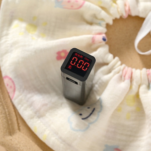 Babero con cordón para bebé Jianmu, babero de gasa de cuatro capas de algodón puro con dibujos animados para uso en primavera y verano de 0 a 3 años - Product Image 2