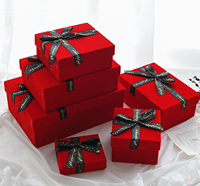 Boîte cadeau en velours rouge réutilisable de qualité supérieure avec doublure en éponge et ruban turquoise pour un emballage de luxe écologique pour parfums et bijoux