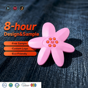 Étiquettes en silicone 3D HMJ personnalisées à relief convexe, moulées par transfert thermique, pour marques de vêtements, directement du fabricant - Product Image 1