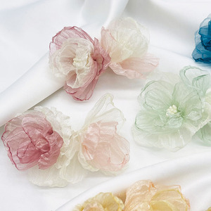 Fleur en organza à <span class=keywords><strong>double</strong></span> tête, couleur contrastée, en <span class=keywords><strong>gaze</strong></span>, avec bord brûlé à la main, résistante à l'<span class=keywords><strong>eau</strong></span>, brodée, 4,5 cm x 9 cm, accessoires - Product Image 1