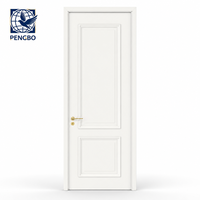 Porte intérieure en MDF recouvert de PVC blanc pur, design classique à 2 panneaux moulurés, pour la fourniture aux projets de villas, hôtels et appartements