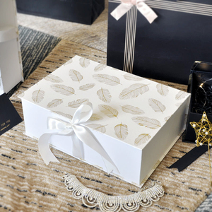Cajas de Regalo Personalizadas con Diseño de Plumas, Cajas de Regalo con Solapa Magnética Plegable, Cajas de Regalo Sorpresa de Papel - Product Image 2