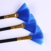 Brosse de nettoyage de clavier en forme d'éventail de tige noire petit écart de brosse pour dépoussiérage outil de nettoyage de poussière d'ordinateur fournitures scolaires de bureau