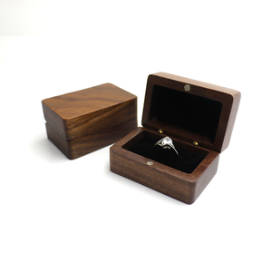 Custom Walnut Romantic Sweet Luxury Small Velvet Suede Engagement Women Wooden Jewelry Ring Packaging Box Christmas Gift