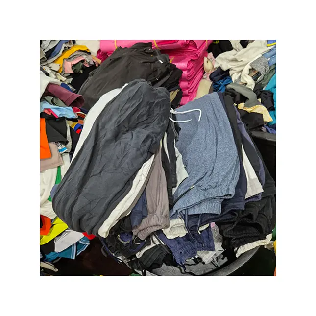 A Coreia do Sul exporta muito estoque de roupas femininas, sacola de roupas de segunda mão, mistura de roupas velhas, roupas de segunda mão