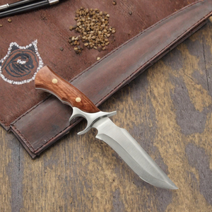 Cuchillo de acampada profesional para exteriores, hecho a mano, de acero con alto contenido de carbono, mango de madera, funda de cuero, hoja fija, OEM - Product Image 3