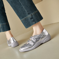 Baskets confortables pour femmes, dessus en cuir véritable, semelle intermédiaire en EVA, semelle extérieure en caoutchouc, fermeture à boucle, bout carré, toutes saisons
