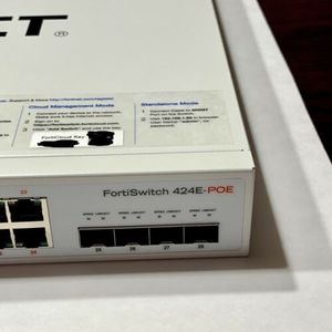 Commutateur réseau <span class=keywords><strong>FS</strong></span>-<span class=keywords><strong>424E</strong></span>-FPOE géré à 24 ports avec port fibre SFP Port de console RJ45 Fonctions de QoS SNMP empilables VLAN en stock - Product Image 5