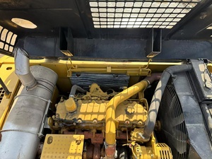 Excavatrice sur chenilles CAT 325D jaune, équipement de construction lourd, machine de terrassement hydraulique montée sur chenilles - Product Image 6