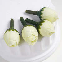 Kuncup Bunga Mini Realistis untuk Korsase, Boutonniere, dan Bunga Pergelangan Tangan yang Elegan. Aksesoris Perhiasan & Kerajinan Tangan DIY yang Sempurna.