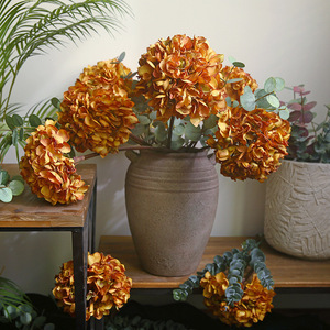 Flor Artificial de Hortensia de Tallo Único con Aspecto Seco, Flor de Seda en Tonos Otoñales para Decoración del Hogar y Exhibición en Tiendas - Product Image 3