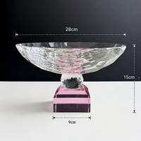 Plateau de rangement décoratif en verre élégant et moderne avec pied haut, options de base multicolores, pour bonbons et confiseries, idéal pour mariages, banquets et tables de fête
