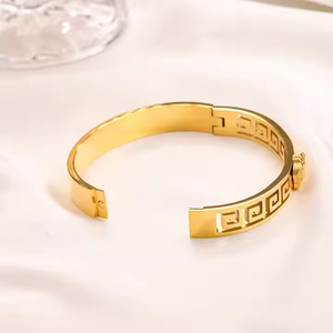 Nouvelle Arrivée Bracelet Manchette Méduse Beauté Plaqué Or 18 Carats en Acier Inoxydable Étanche Bijoux de Créateur Grandes Marques pour Femme - Product Image 2