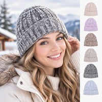 Bonnet côtelé minimaliste personnalisé avec revers, doux, extensible et chaud, idéal pour le ski, les sorties du dimanche, les courses au café et les escapades en cabane hivernale