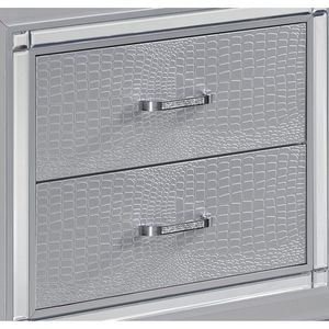 Mesita de noche inteligente DB Glamorous con acabado plateado con 2 cajones de cola de milano Frentes en relieve de cocodrilo falso Muebles de dormitorio 1 pieza - Product Image 4