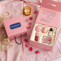 Boîte d'emballage cosmétique pliable rose personnalisée avec fermeture magnétique, boîte cadeau rigide en papier vide avec poignée pour soins de la peau, maquillage, parfum