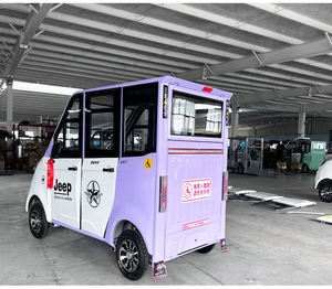 Une voiture accessible aux fauteuils roulants motorisée pouvant être conduite par une personne adulte handicapée utilisant un fauteuil roulant. - Product Image 2