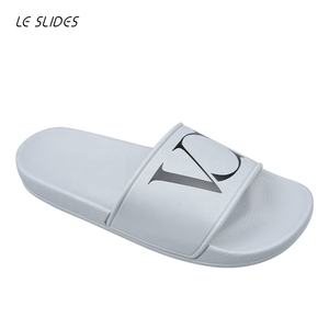 PVC de goma diapositivas verano playa plana zapatillas para hombres Grey de diapositivas calzado sandalias con Logo - Product Image 5