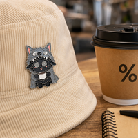 Broche en émail souple personnalisée OEM ODM avec logo, motif loup, mouton, yeux égourdissants, café, pour les amateurs de café, cadeau, badge de revers