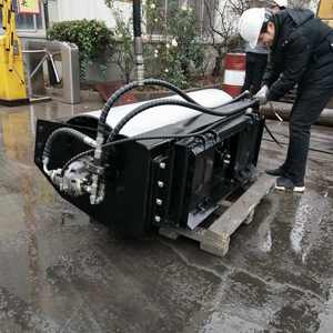 Skid Steer Roller Vibrator dengan Drum Halus, Alat Pengeriting Mini Baja Jalanan - Product Image 4