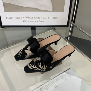 Mules à nœud pour femmes, talons chaton, escarpins élégants à bout carré, chaussures de bureau tendance 2024 pour femmes - Product Image 3