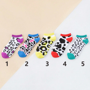 Kt430 Các Nhà Sản Xuất Biểu Tượng Tùy Chỉnh Mùa Hè Trọng Lượng Nhẹ Sơn Dầu Leopard In Thời Trang Phong Cách Thuyền Người Đàn Ông Của Ngắn Mắt Cá Chân Vớ - Product Image 4