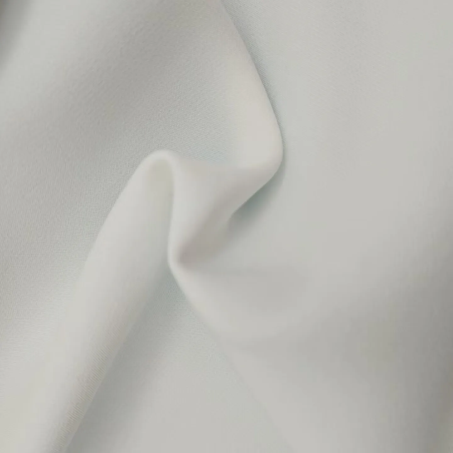 Großhandel Hot Sale Natural White Polyester Seide Soft Satin Stoff für Kleid