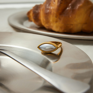 Anillo de Perlas con Forma Geométrica, Engaste de Bisel, Chapado en Oro de 18K, Joyería para Mujer, Uso Diario - Product Image 3