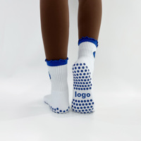 Nouvelles chaussettes de yoga et de sport en coton tricoté pour femme, brodées, antidérapantes, respirantes, écologiques, personnalisables, avec motif mignon sur le dessous