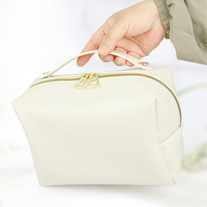 <span class=keywords><strong>Trousse</strong></span> <span class=keywords><strong>de</strong></span> <span class=keywords><strong>Toilette</strong></span> <span class=keywords><strong>de</strong></span> Voyage pour Maquillage, Grande Capacité, Imperméable en Cuir PU, Multifonctionnelle, pour Femmes et Filles - Product Image 2