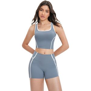 Conjunto Deportivo de Dos Piezas para Mujer, Top Deportivo Gris con Espalda Cruzada, Shorts de Cintura Alta con Efecto Levanta Glúteos, Ropa de Yoga y Gimnasio con Detalles en Contraste - Product Image 2