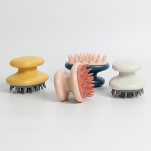 Brosse de toilettage et de massage pour animaux de compagnie, pour chiens et chats à poils longs et courts, utilisable en mode humide pour le bain ou en mode sec pour le toilettage - Product Image 6