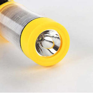 Marteau de sécurité multifonctionnel quatre en un <span class=keywords><strong>pour</strong></span> voiture Brise-vitre et lampe de poche d'urgence Outil d'évasion Marteau d'évasion - Product Image 3