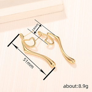 Orecchini a Perno con Linee Metalliche Irregolari e Effetto Rugoso, Gioielli Geometrici Audaci per Donne, Uso Quotidiano, Outfit da Festa, Regalo - Product Image 4