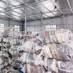 Vente en gros de chaussures en toile blanche tendance déjà utilisées Vente en gros de chaussures en toile décontractées pour femme Chaussures croissantes Ballots mixtes en toile - Product Image 3