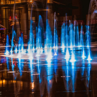 Fontaine interactive à jets d'eau LED RGB en acier inoxydable pour parcs, places publiques et aménagements paysagers