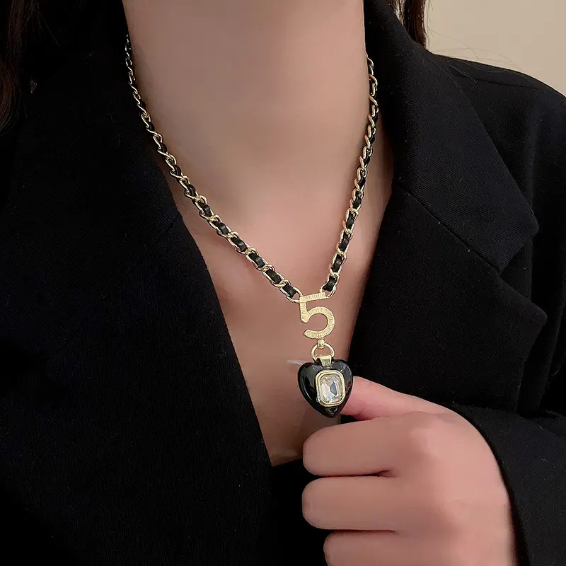 Y&Y New Arrival Exquisite 18K Gold Plated Handmade Oil Drip Number 5 Leather Chain Diamond Heart Necklace