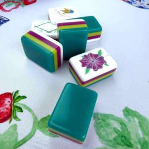En stock aux États-Unis, livraison gratuite : Ensemble de Mahjong américain moderne personnalisé, 160 tuiles, en acrylique 4 couches à motif bleu, écologique et de luxe - Product Image 3